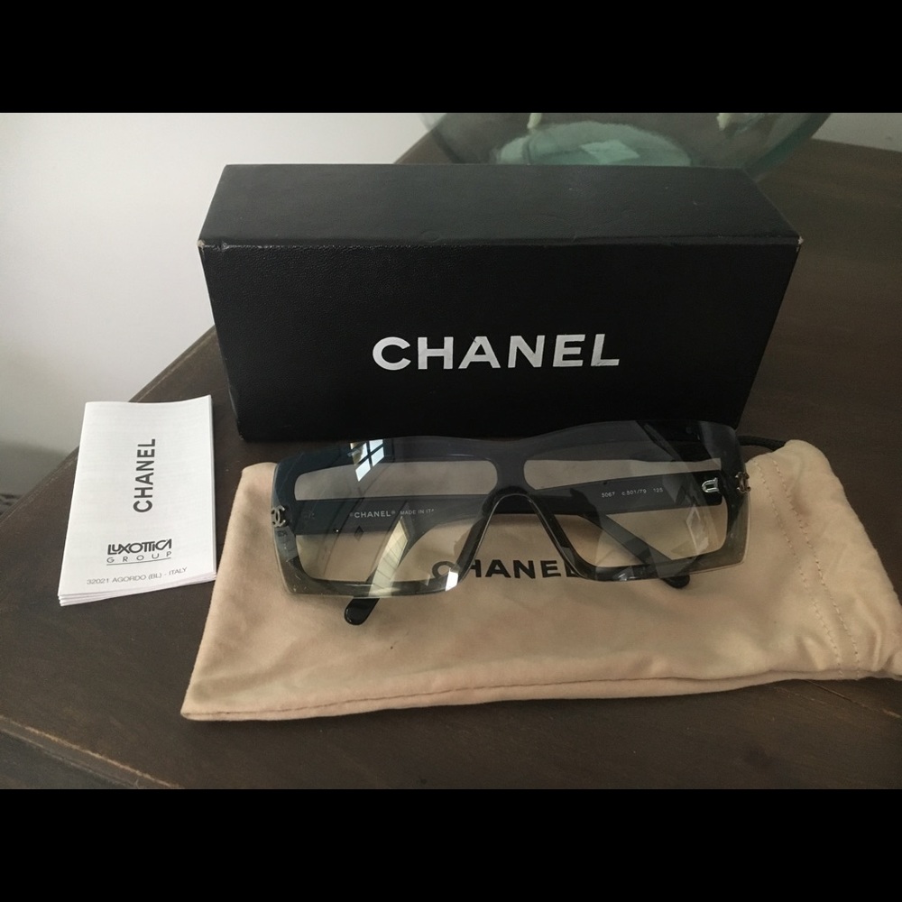 CHANEL sunglasses